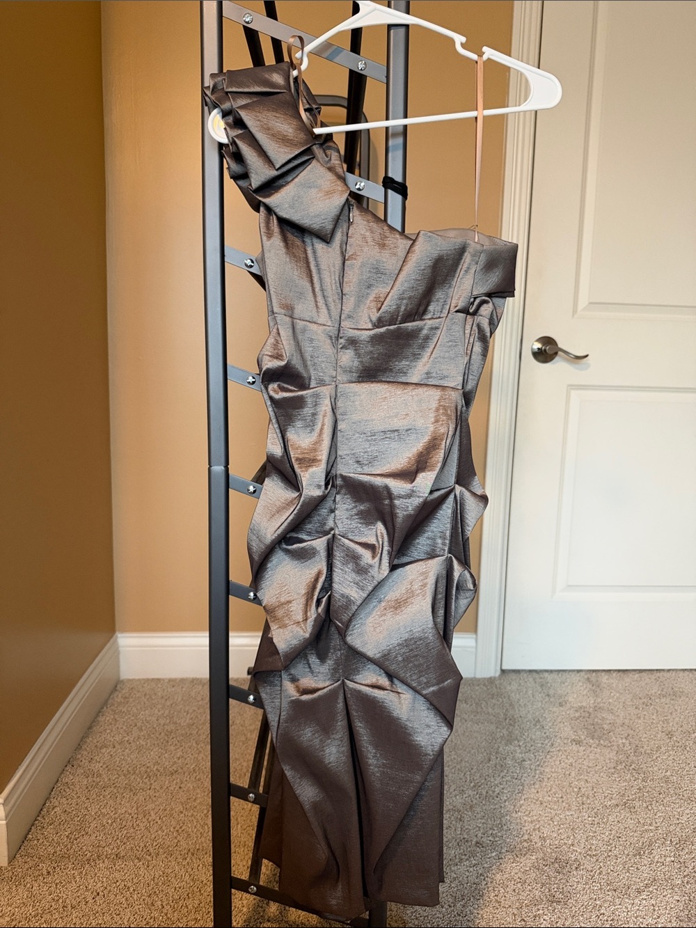 Cache One-Shoulder Metallic Charcoal Gray Evening Dress - Picture 3 of 3